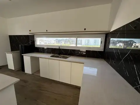 Casa en Venta en Barrio Arenas Chico, USD 260.000