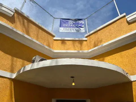 Casa 5 ambientes con 2 baños