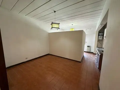 Departamento en Alquiler en Castelar Norte, $ 350.000