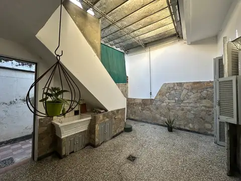 Pichincha: Venta Casa 2 dormitorios con patio y terraza