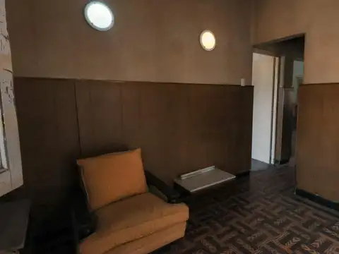 Casa 5 ambientes con 1 baño