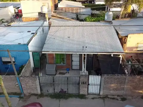 Casa 3 ambientes con 1 baño