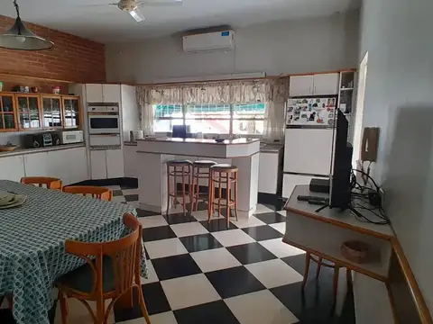 4 AMBIENTES PARQUE PARRILLA  COCHERA APTO CREDITO