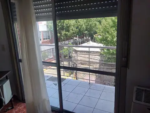 Peron 1600 , Piso 3º