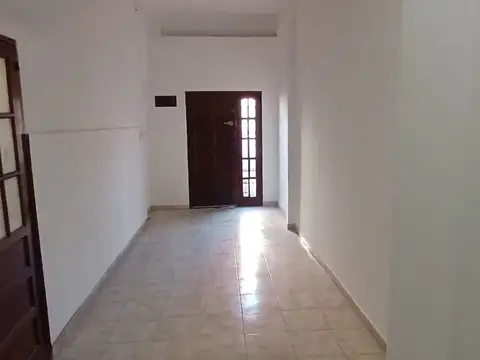 Depto Tipo Casa en Alquiler de 1 dormitorio