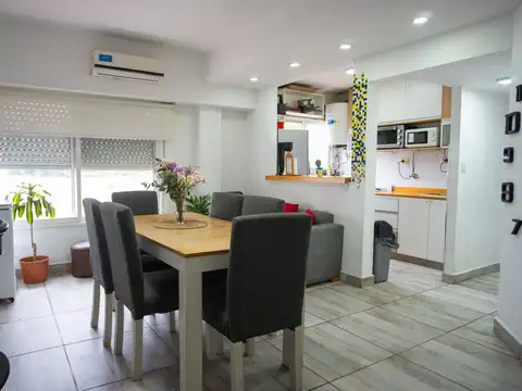 Venta Ph 2 ambientes con balcón en Haedo.