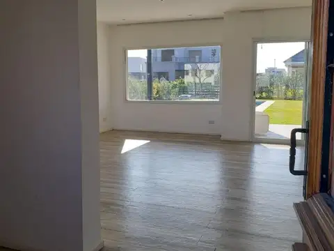 Casa en Alquiler de 3 dormitorios