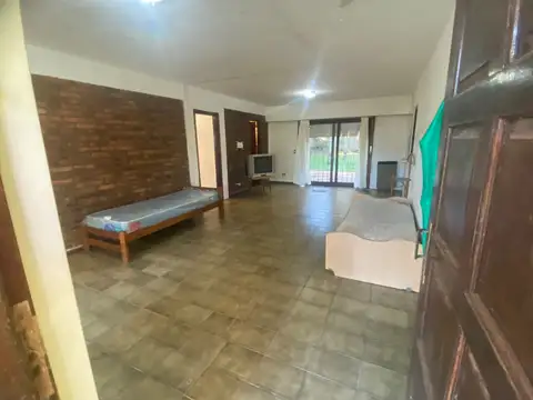 Casa 2 ambientes con 1 baño