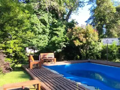 Casa en Venta con 2 cocheras