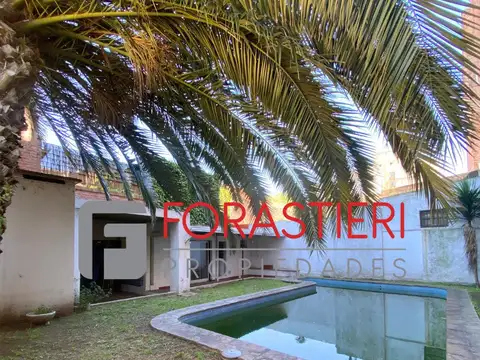 Casa en venta en el centro de Victoria