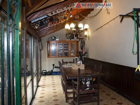 Casa en Venta con 2 cocheras