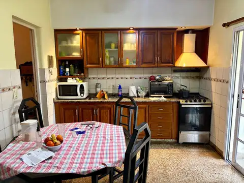Casa 4 ambientes con 1 baño