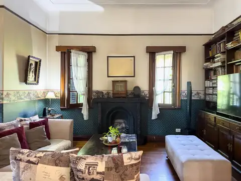 Casa en Venta con 8 cocheras