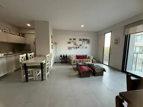 Venta Departamento 2 ambientes Muñiz. Excelente calidad, con vestidor y cocina integrada. Luminoso