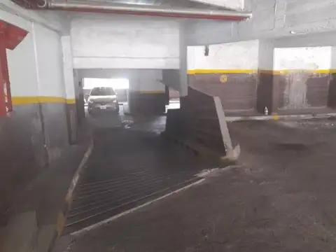 Paraguay 900 Retiro Cochera U$4.500