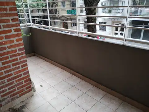 Colombres 200, Piso 1