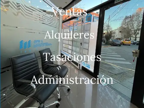 VENTA DE COCHERA CUBIERTA EN PLANTA BAJA