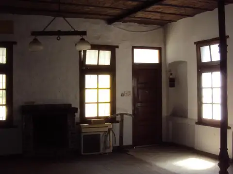 CASA  SOLO USO PROFESIONAL A 4 CUADRAS DE LA PLAZA