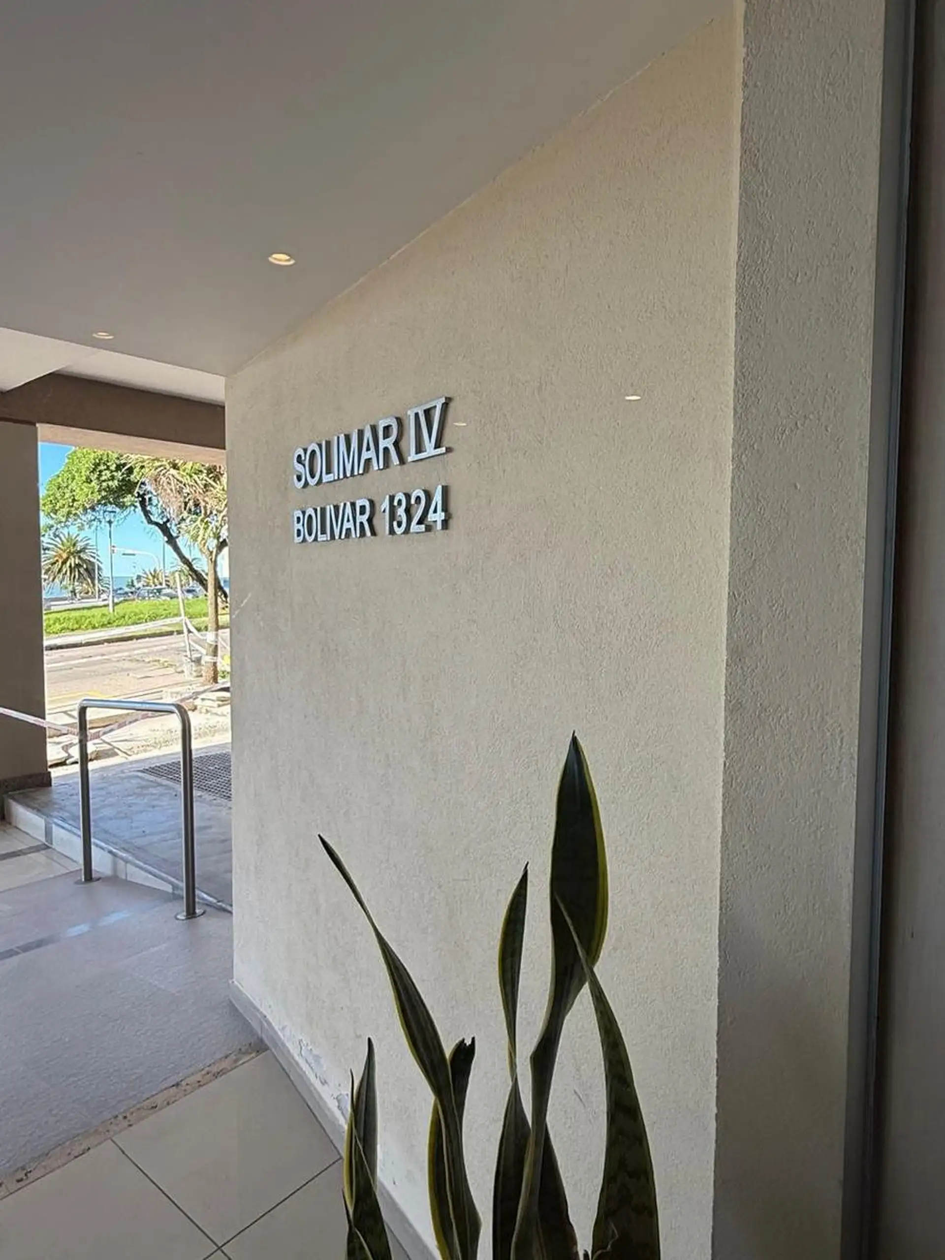 Depto 4 amb, 70m² con cochera y balcón — Torreon