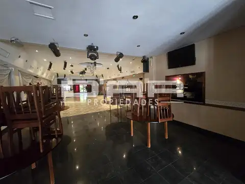 Venta En Bloque De Garage + Salón De Fiestas + Departamento De 6 Ambientes