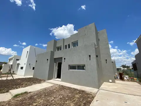 Casa Venta Barrio Santa Lucía Pilar del Este
