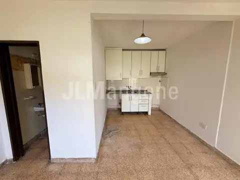 Av. General San Martin 800, Piso pb