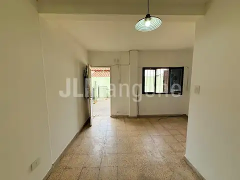 Depto Tipo Casa en Alquiler de 1 dormitorio