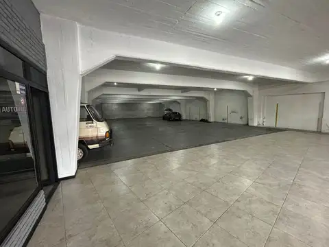 Galpón en alquiler de 730m2 sobre Avenida en Bernal