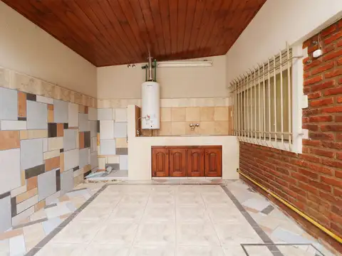 Casa 3 ambientes con 1 baño
