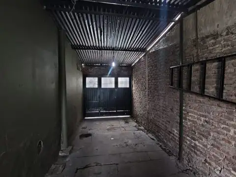 Casa en Venta en Isidro Casanova, USD 80.000