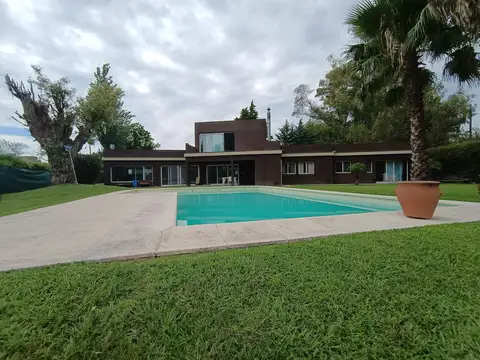 Casa en Barrio Cerrado "El Zozal en Pilar | 4 Dormitorios | Lote 1.800 m² con Piscina