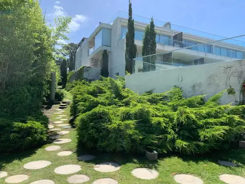 Gaviotín y Playero, PUNTA BALLENA