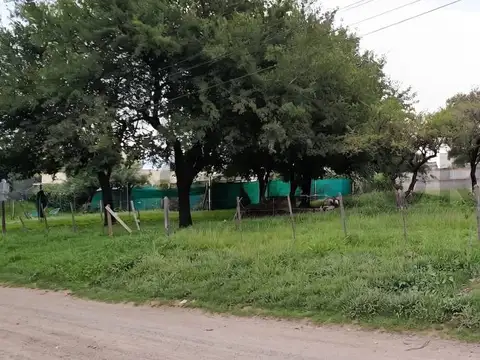 ¡EXCELENTE LOTE PLANO, CON ESCRITURA, EN EL TALAR DE MENDIOLAZA - A MEDIA CUADRA