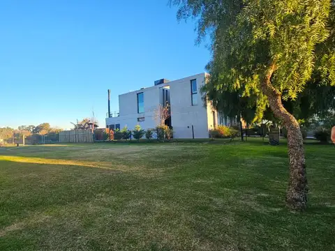 LOTE 546M2 EN BARRIO SAN RAMIRO PILAR DEL ESTE