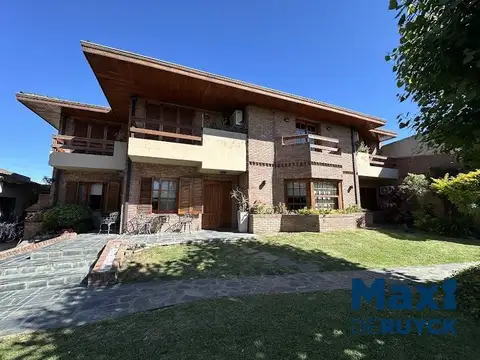 Casa 6 ambientes con 6 baños
