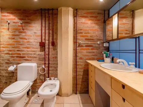 Venta departamento 2 ambientes en Puerto Madero, al frente con balcón cochera y amenities