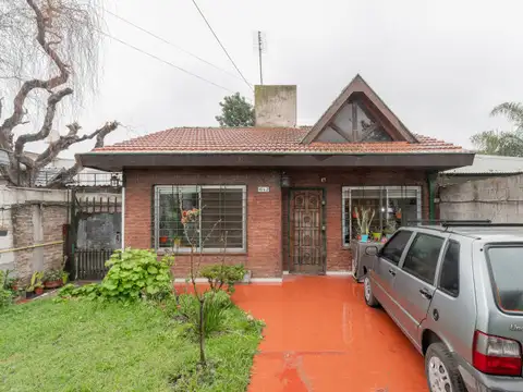 Casa · En venta · 4 Ambientes · Amplia Y Luminosa · Ituzaingo