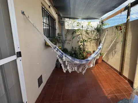 NUEVO VALOR Tipo Casa en Planta alta con entrada independiente 4 ambientes con patio