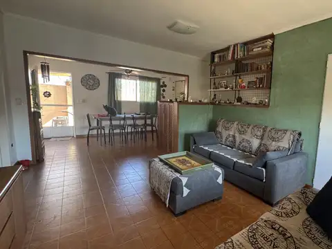 Depto Tipo Casa 4 ambientes con 2 baños