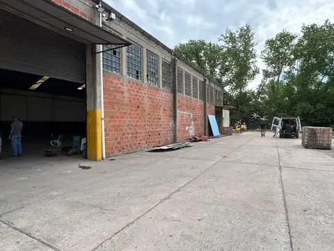 ALQUILER de  2 Galpones Nave industrial  5200 m2 cubiertos Av. 19 esq. 516 Gonnet La Plata