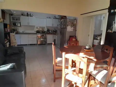 DOS PROPIEDADES EN PLANTA BAJA Y OTRA PLANTA ALTA