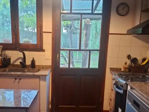 Gran Casa en Alquiler Temporal en Santa Bárbara, Tigre. 4 dormitorios