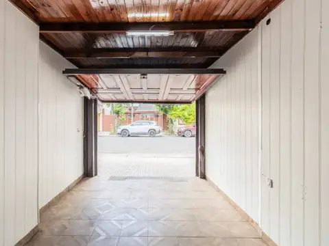 Depto Tipo Casa en Venta en Flores, USD 140.000