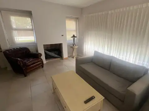 Casa 5 ambientes con 4 baños