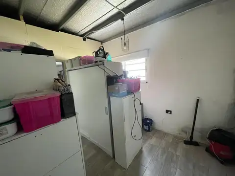 Casa 6 ambientes con 2 baños