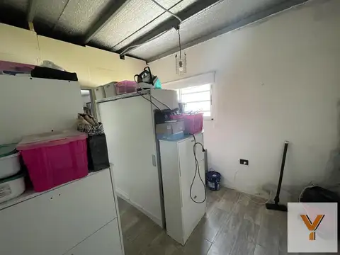 Casa 6 ambientes con 2 baños