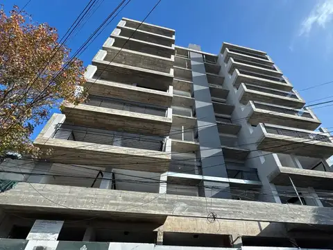 MODERNO DEPARTAMENTO 2 AMBIENTES CON BALCON Y PARRILLA SAN MARTIN CENTRO