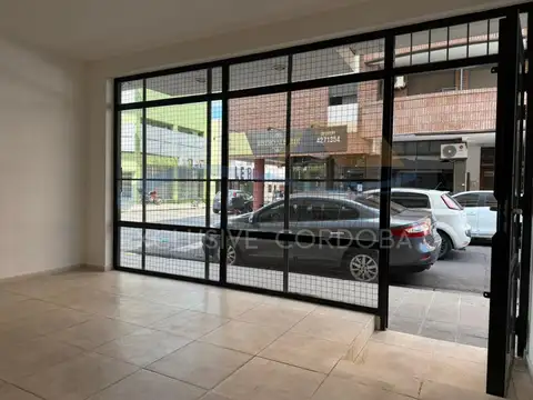 Local en Alquiler en Alberdi, $ 800.000