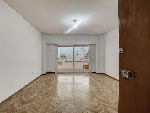 Dos ambientes con patio propio en Barrio Norte. Luz y sol. Alto Palermo