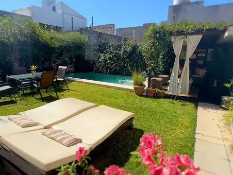 Casa en Venta con 1 cochera